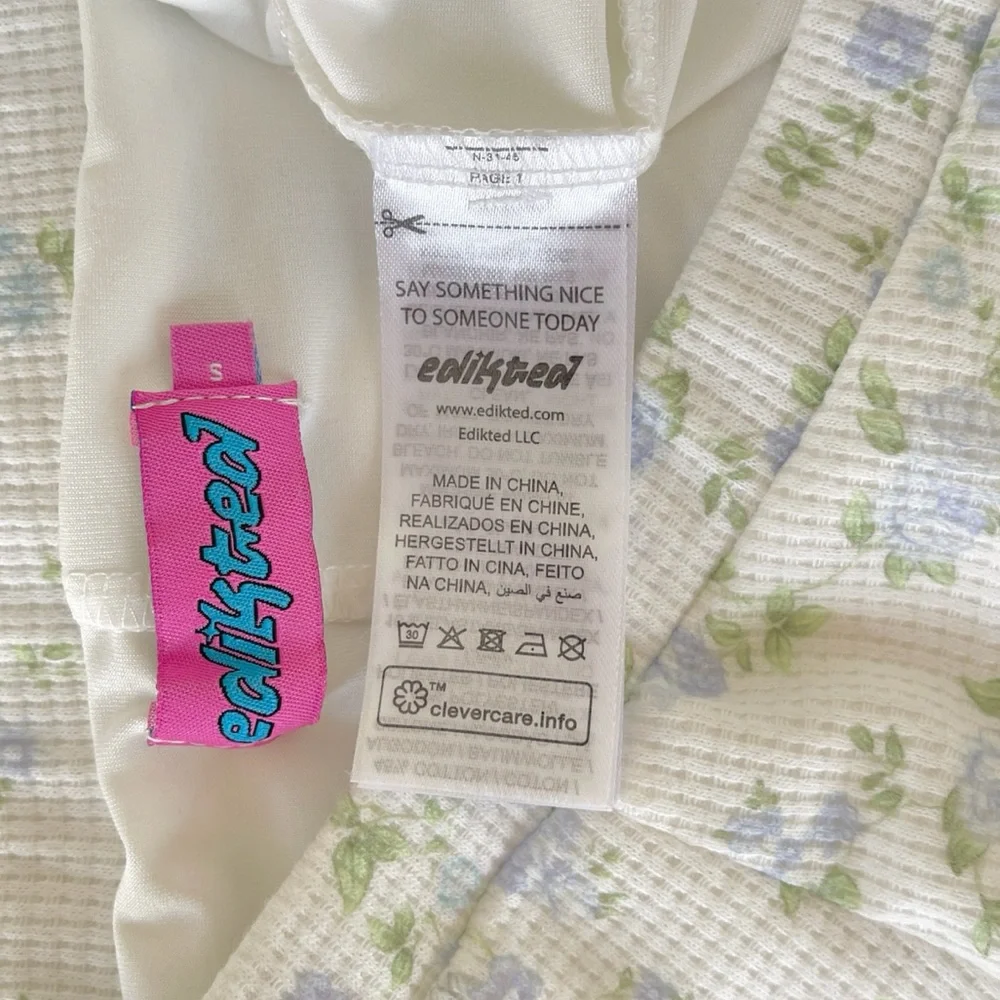 Edikted White Floral Daydream Waffle Knit Miniskirt - Picture 4 of 5